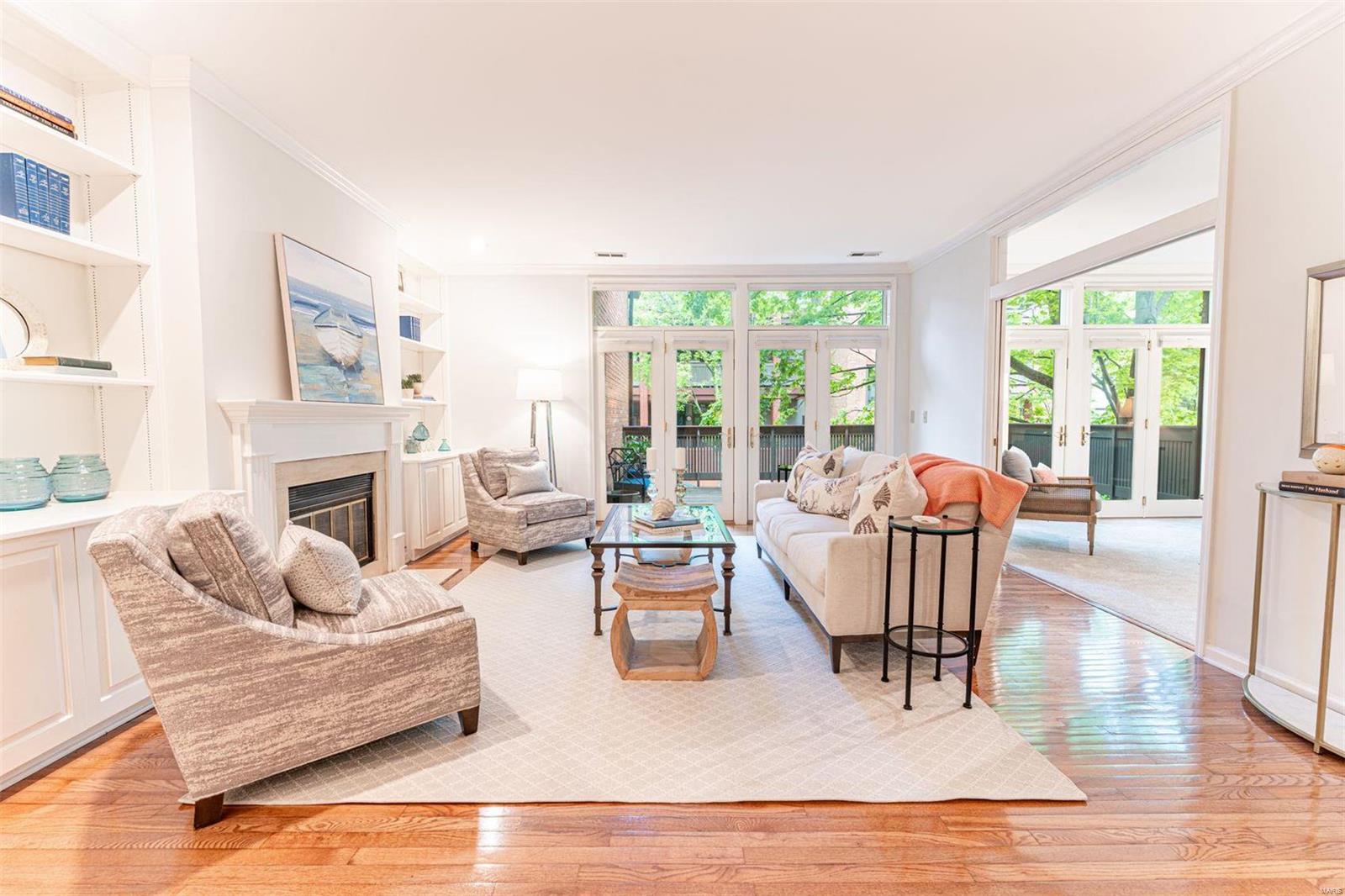 312 N Meramec Avenue Unit: 200