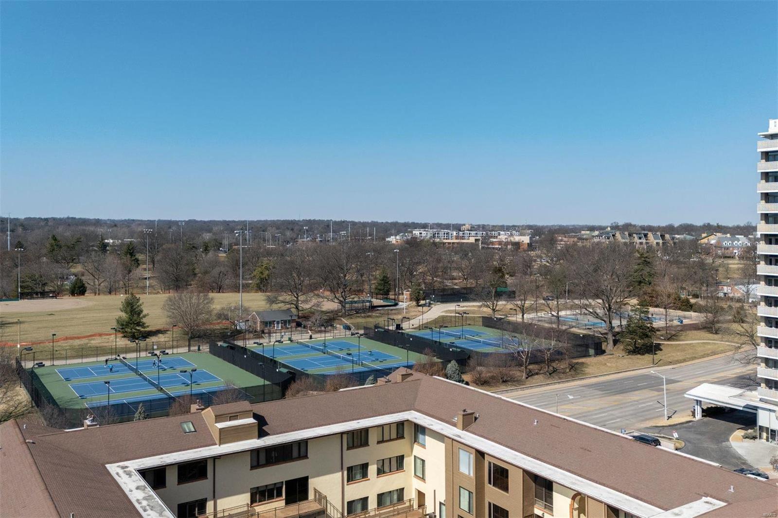 250 S Brentwood Boulevard Unit: 1C