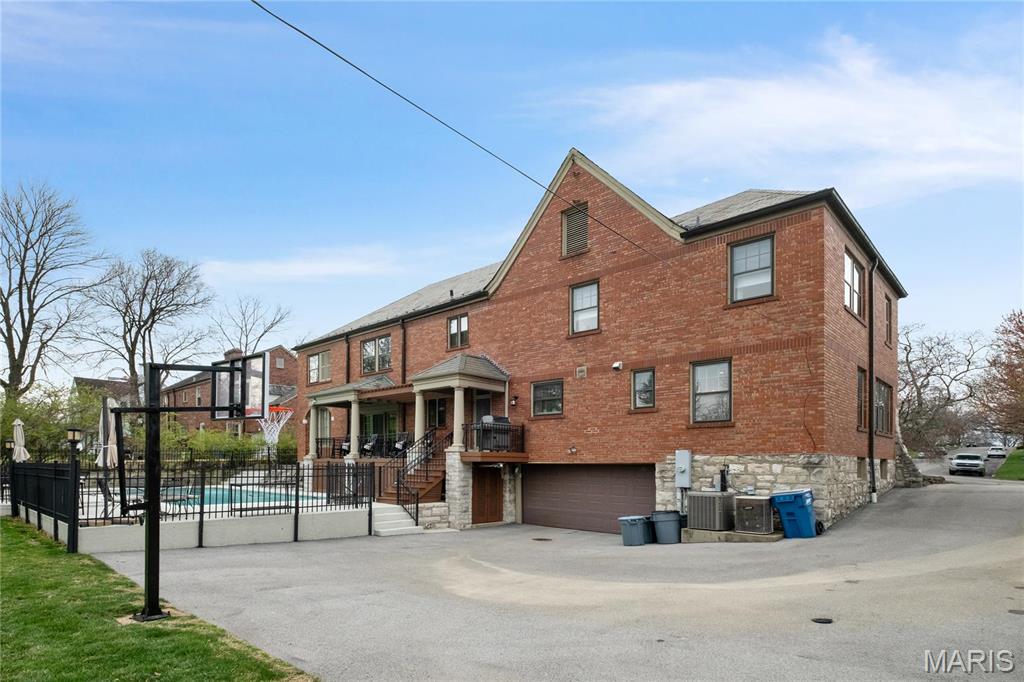 80 Lake Forest Drive