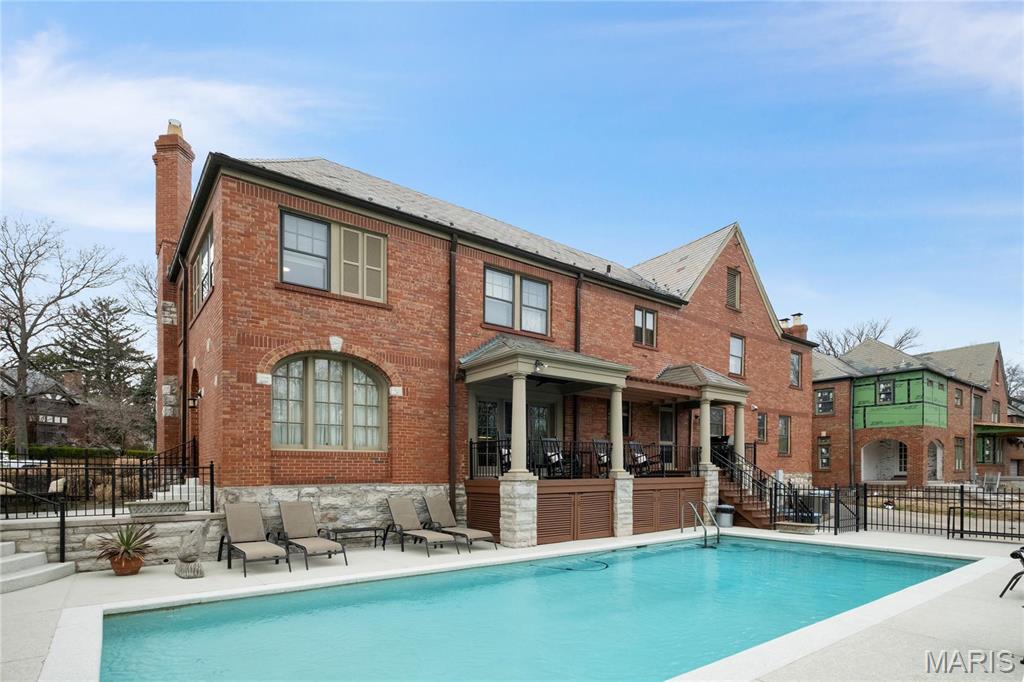 80 Lake Forest Drive
