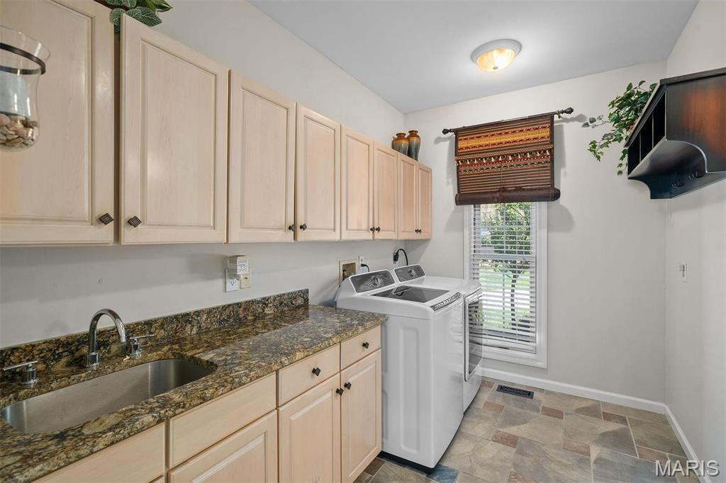 Ranch Living in Chesterfield with Private Pool