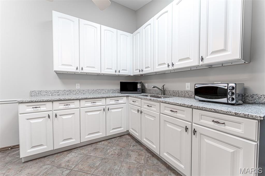 261 Clarkson Executive Park