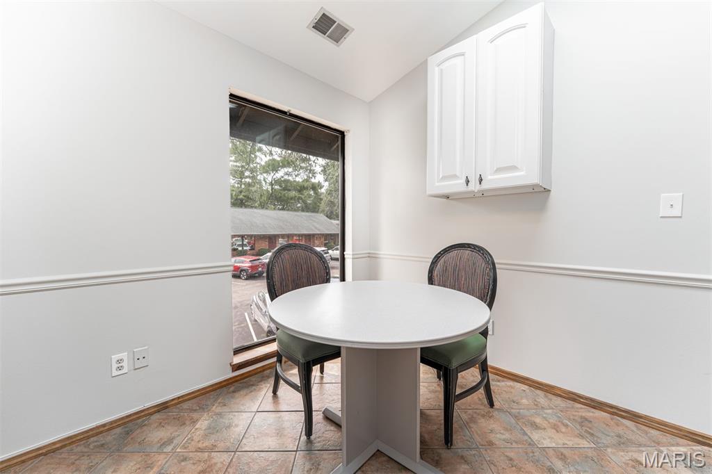 261 Clarkson Executive Park