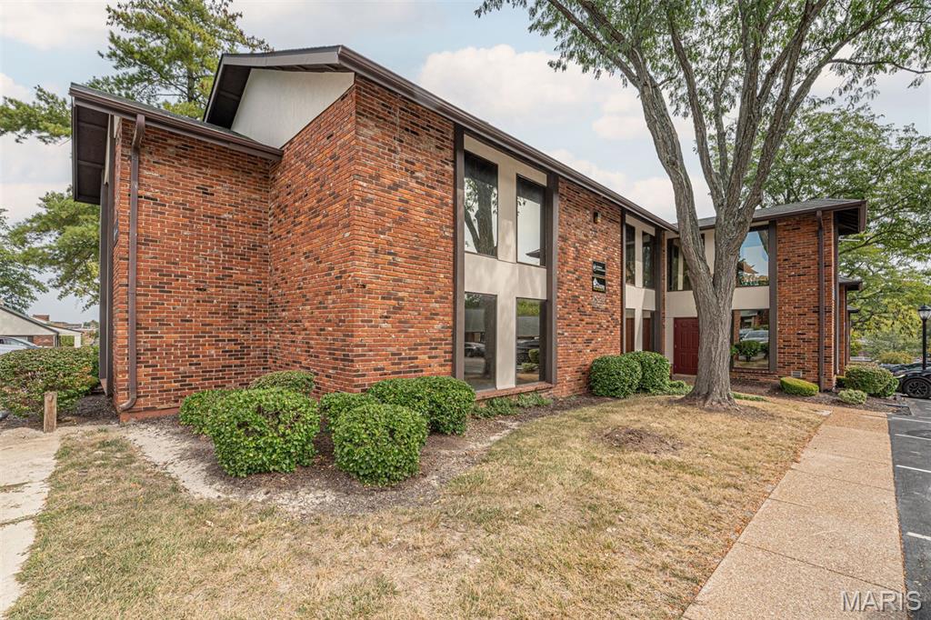 261 Clarkson Executive Park