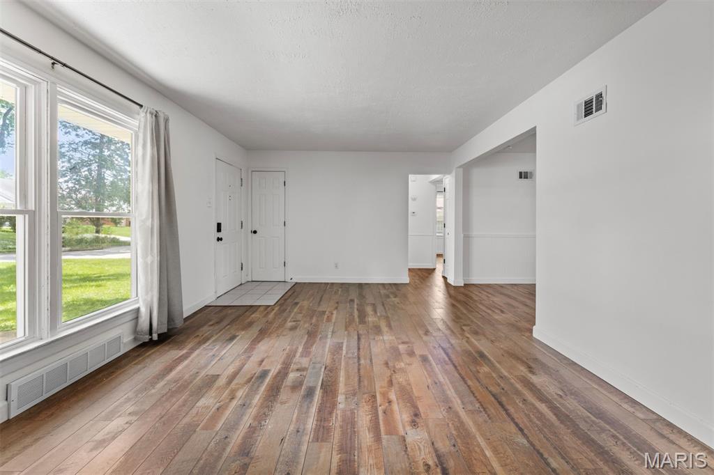 1207 Grandview Drive