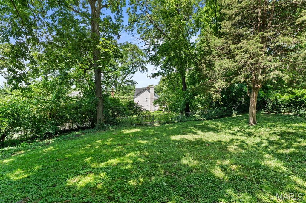 1207 Grandview Drive