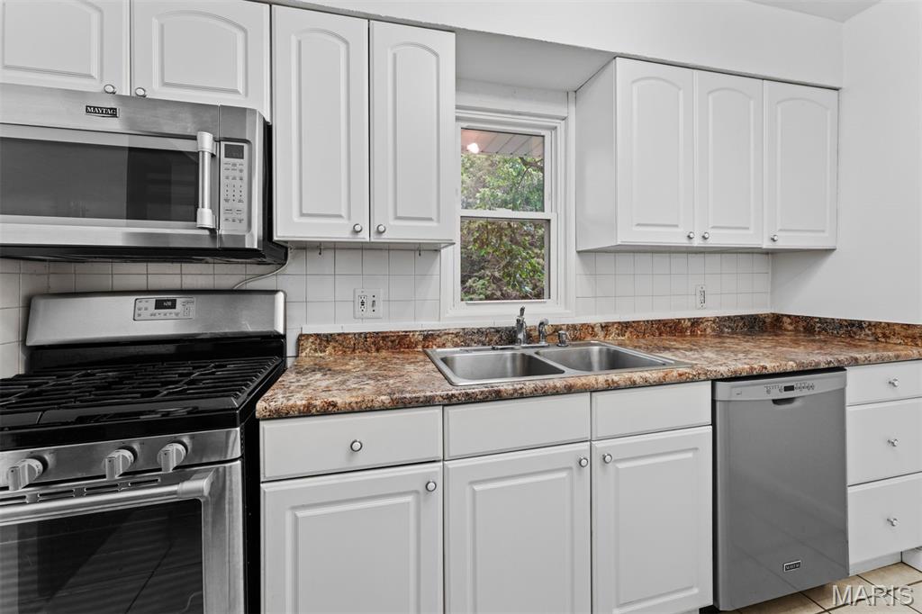 1207 Grandview Drive