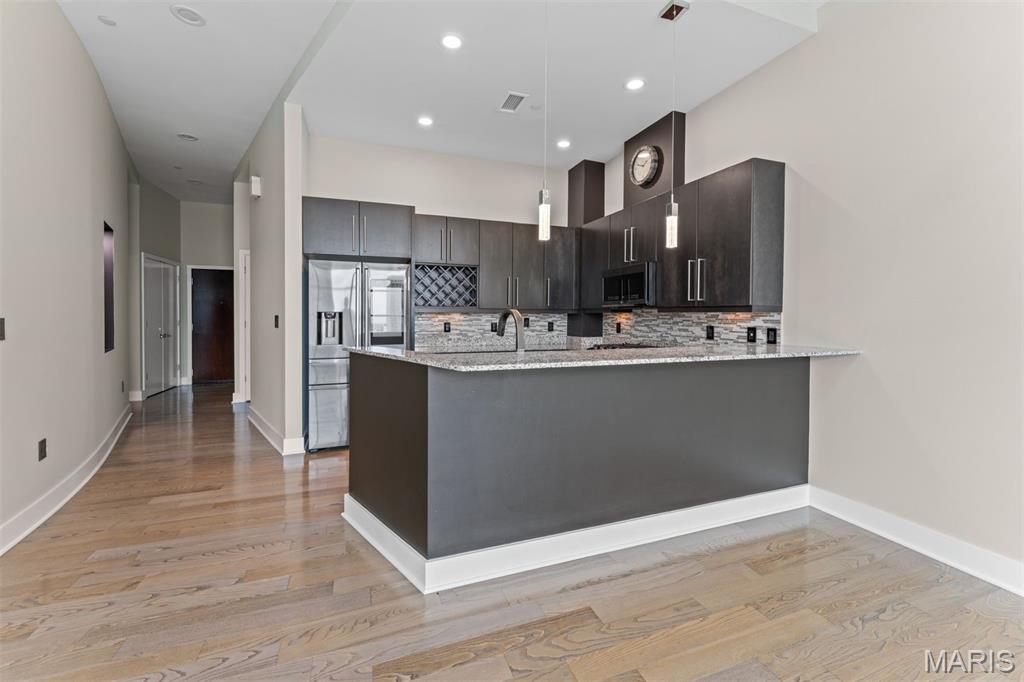 8025 Maryland Avenue Unit: 8H