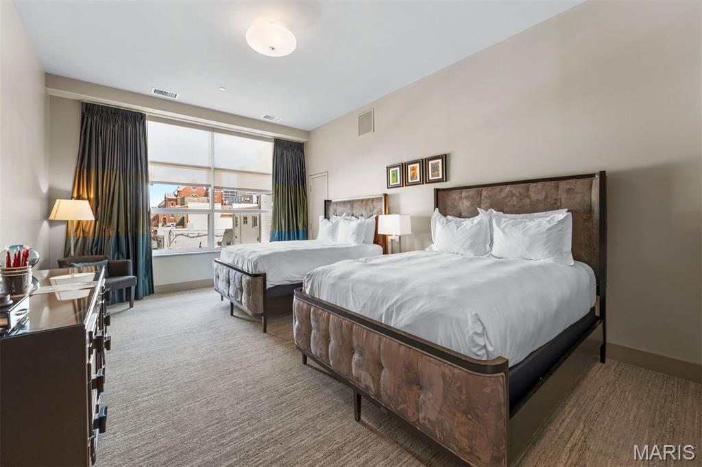 8025 Maryland Avenue Unit: 8H