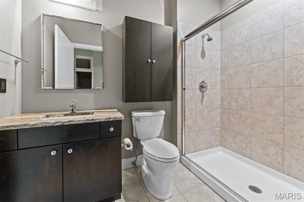 8025 Maryland Avenue Unit: 8H