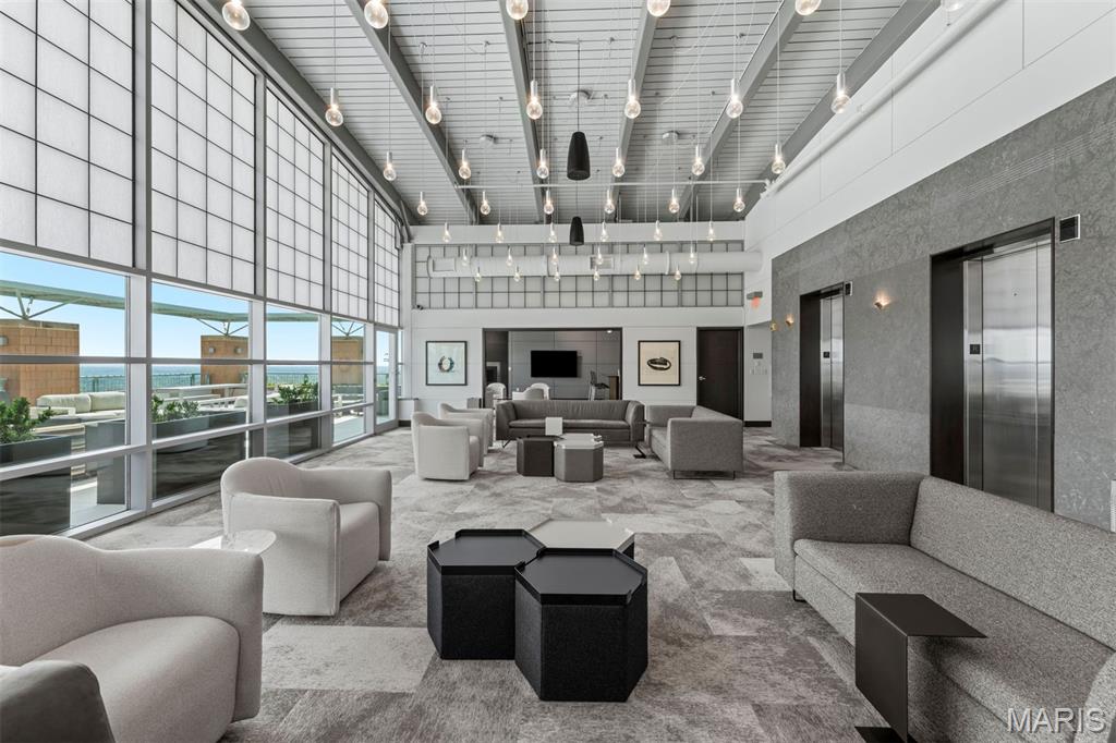 8025 Maryland Avenue Unit: 8H