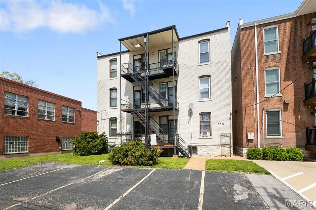 6026 Waterman Boulevard Unit: 1W