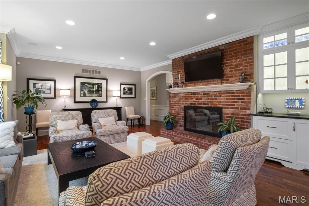 Built in 2015 and Situated in the Heart of Frontenac
