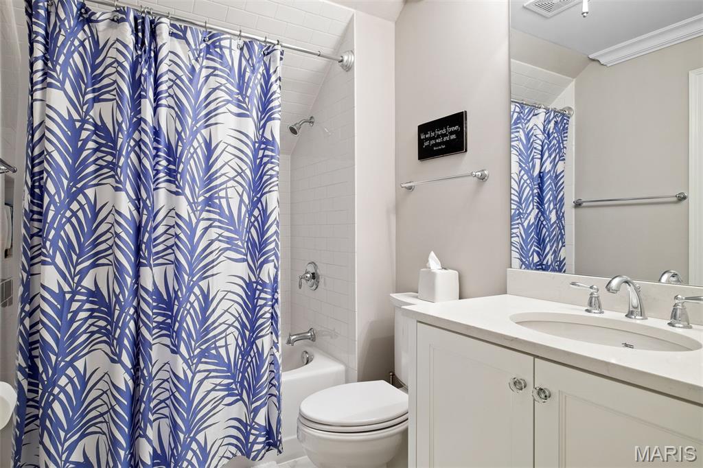 Built in 2015 and Situated in the Heart of Frontenac