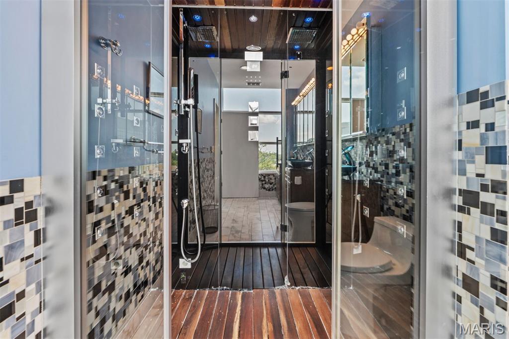 8025 Maryland Avenue Unit: 7E