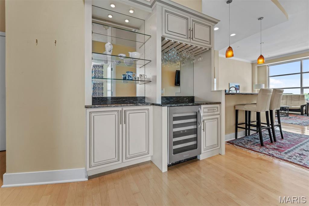 8025 Maryland Avenue Unit: 7E