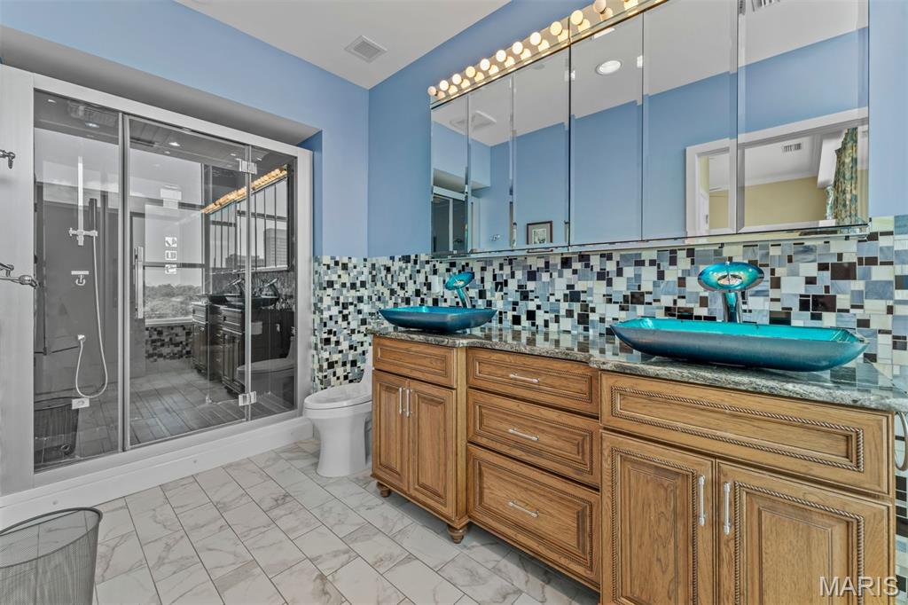 8025 Maryland Avenue Unit: 7E