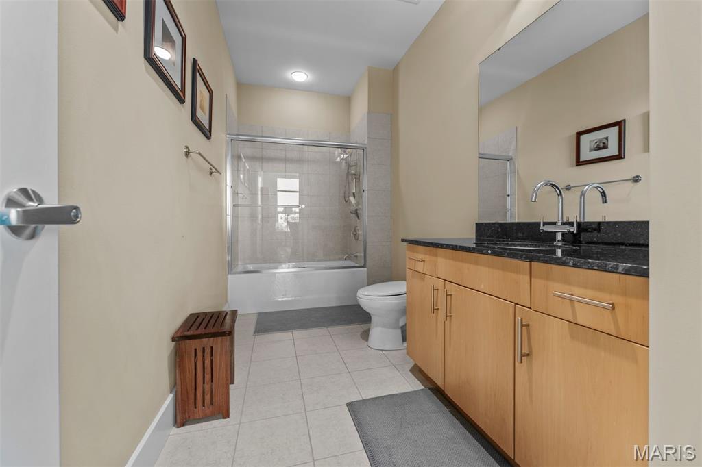 8025 Maryland Avenue Unit: 7E