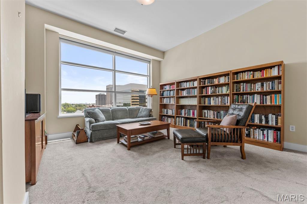 8025 Maryland Avenue Unit: 7E