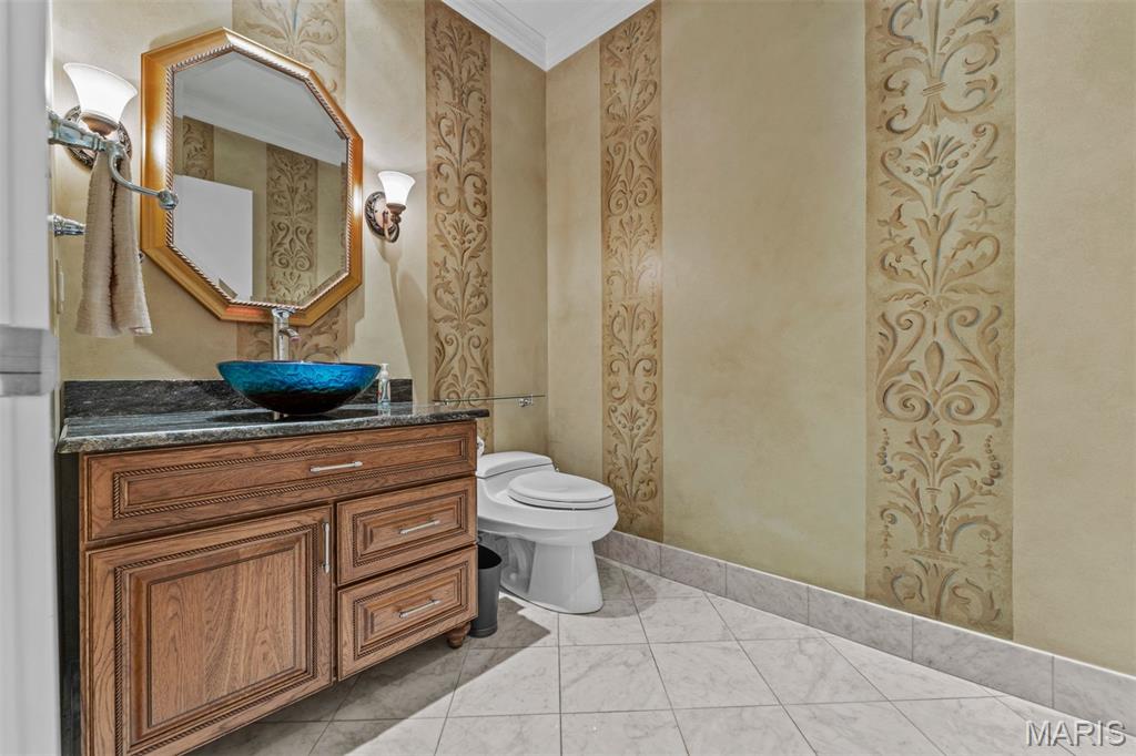 8025 Maryland Avenue Unit: 7E