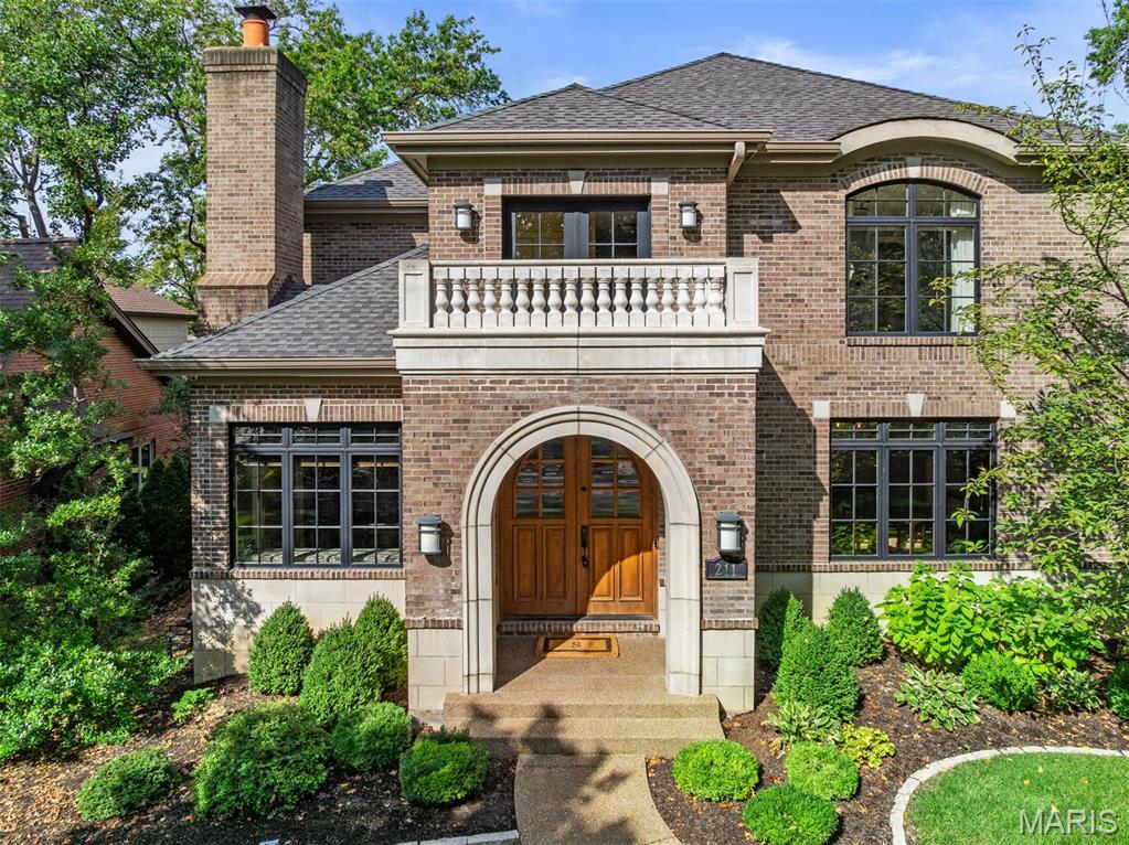 Walk to All That Clayton Has to Offer