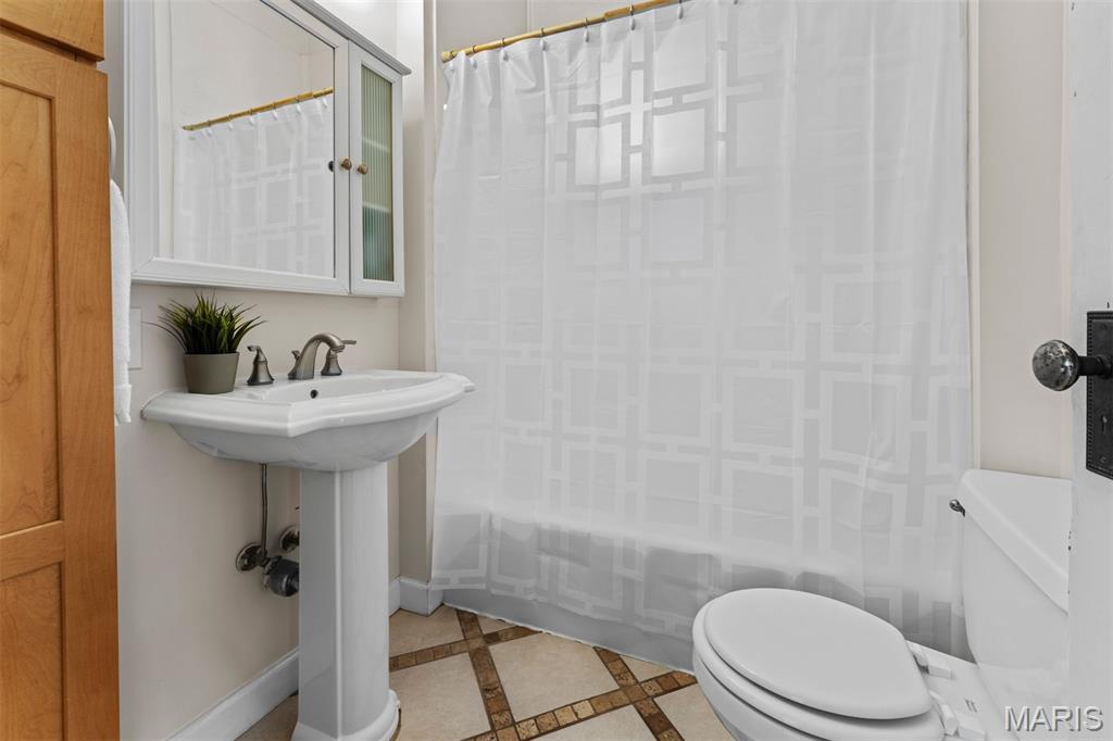 6158 Washington Boulevard