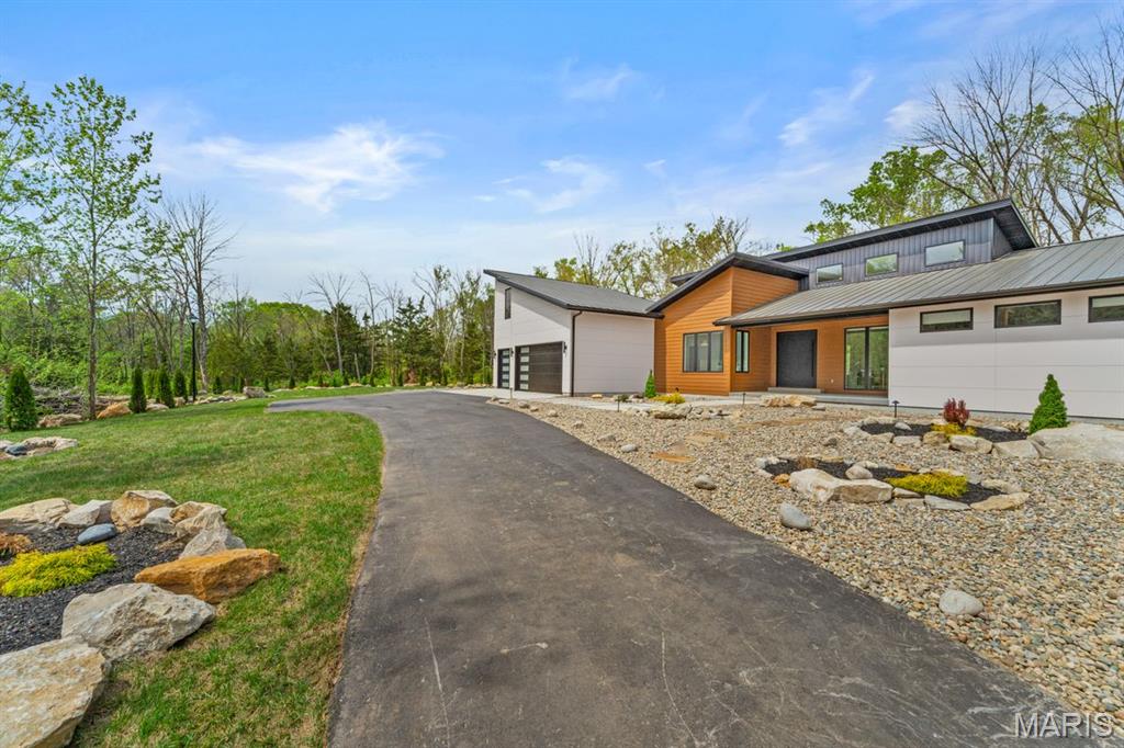 4513 Du Bourg Lane