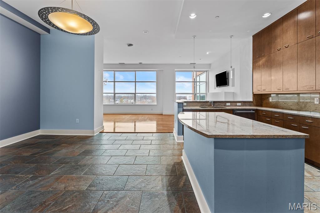 8025 Maryland Avenue Unit: 6A