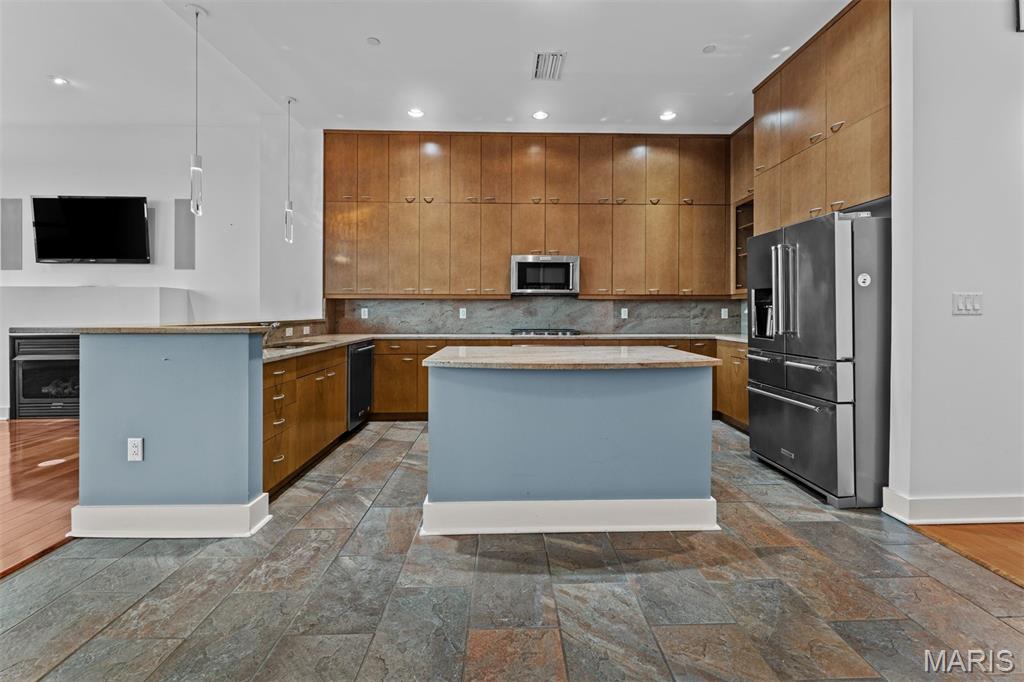 8025 Maryland Avenue Unit: 6A