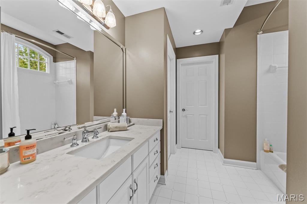 41 Manderleigh Estates Court