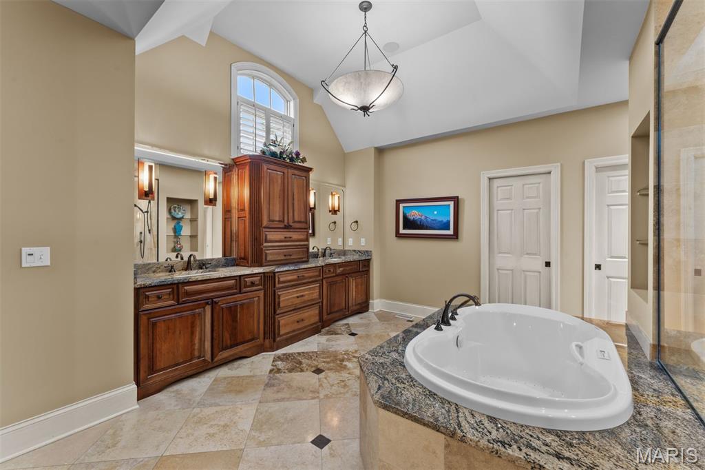 41 Manderleigh Estates Court