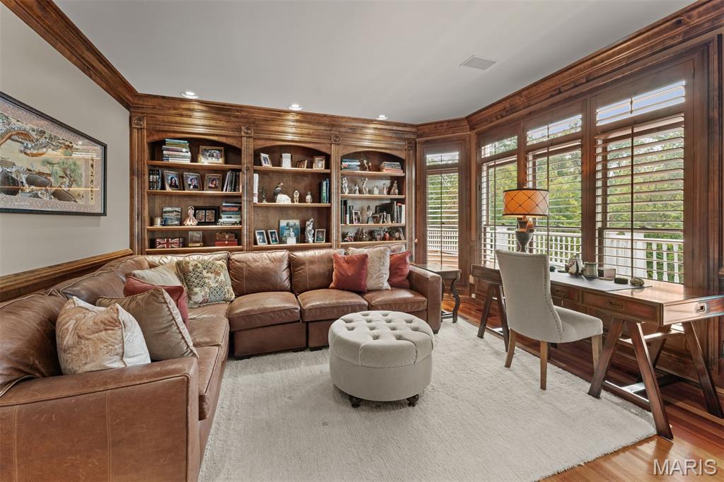 41 Manderleigh Estates Court