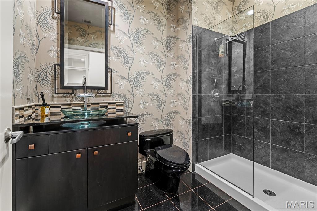 8025 Maryland Avenue Unit: 7G