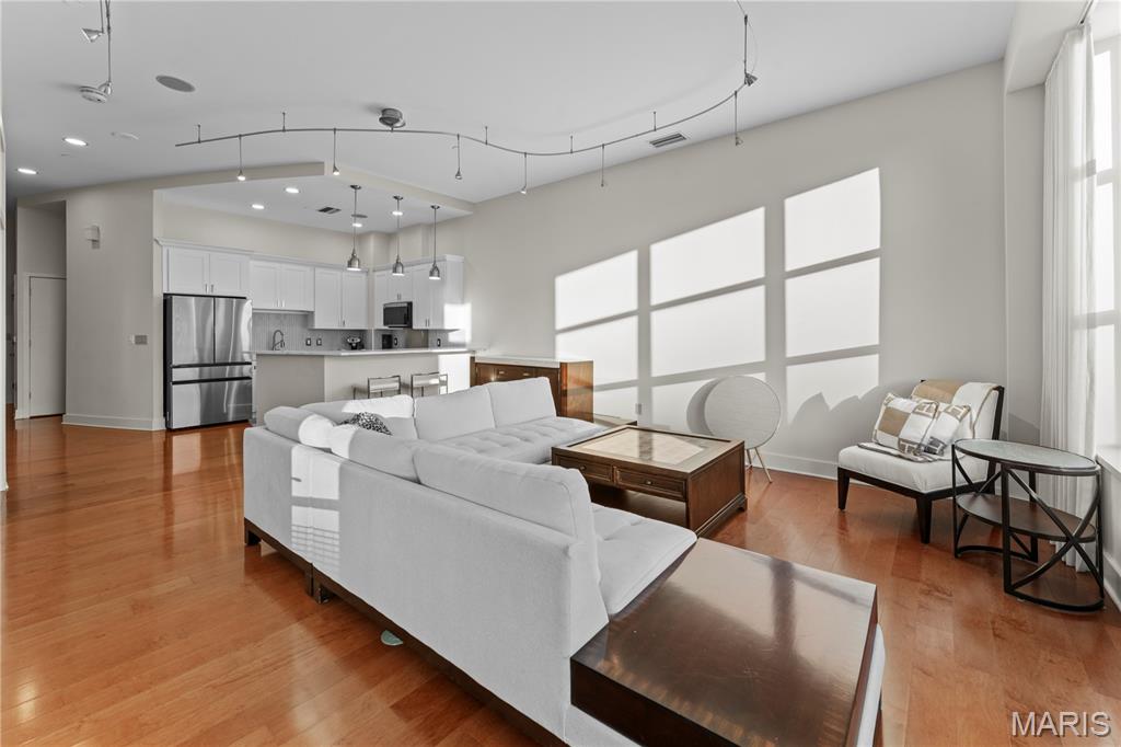 8025 Maryland Avenue Unit: 7G