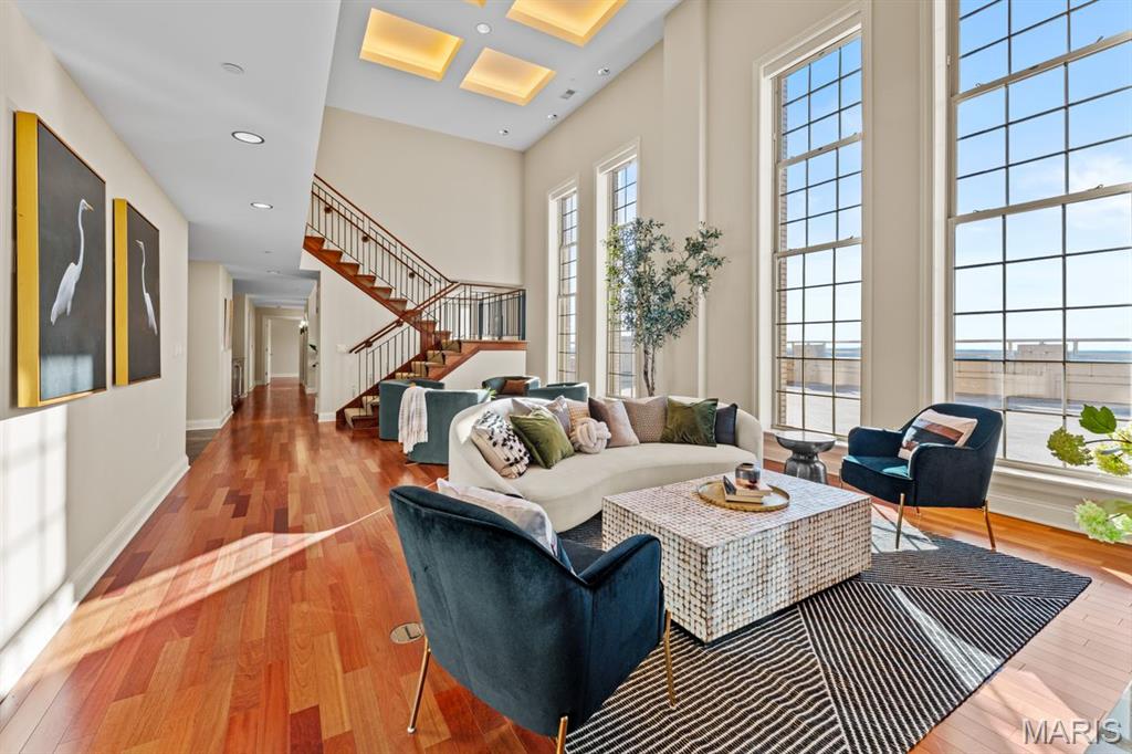 232 N Kingshighway Boulevard Unit: 1903