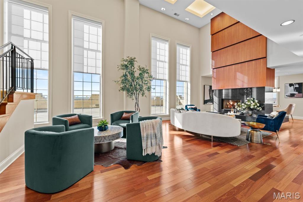 232 N Kingshighway Boulevard Unit: 1903