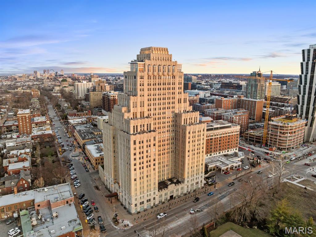 232 N Kingshighway Boulevard Unit: 1903