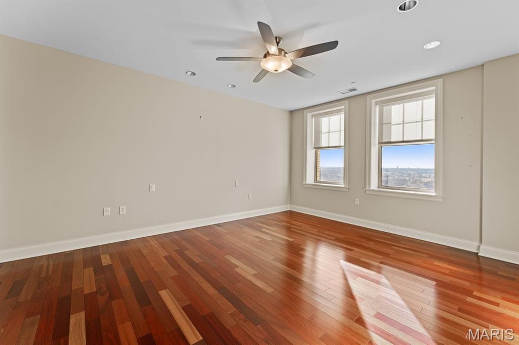 232 N Kingshighway Boulevard Unit: 1903