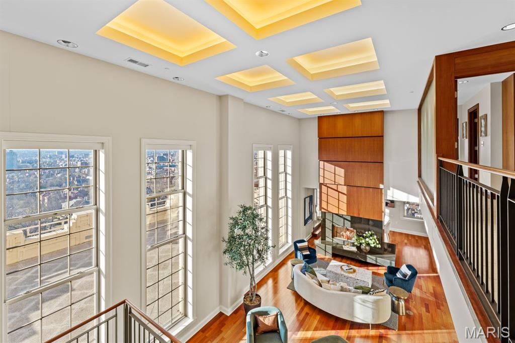 232 N Kingshighway Boulevard Unit: 1903