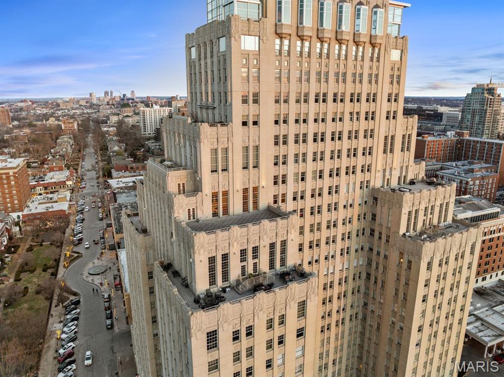 232 N Kingshighway Boulevard Unit: 1903