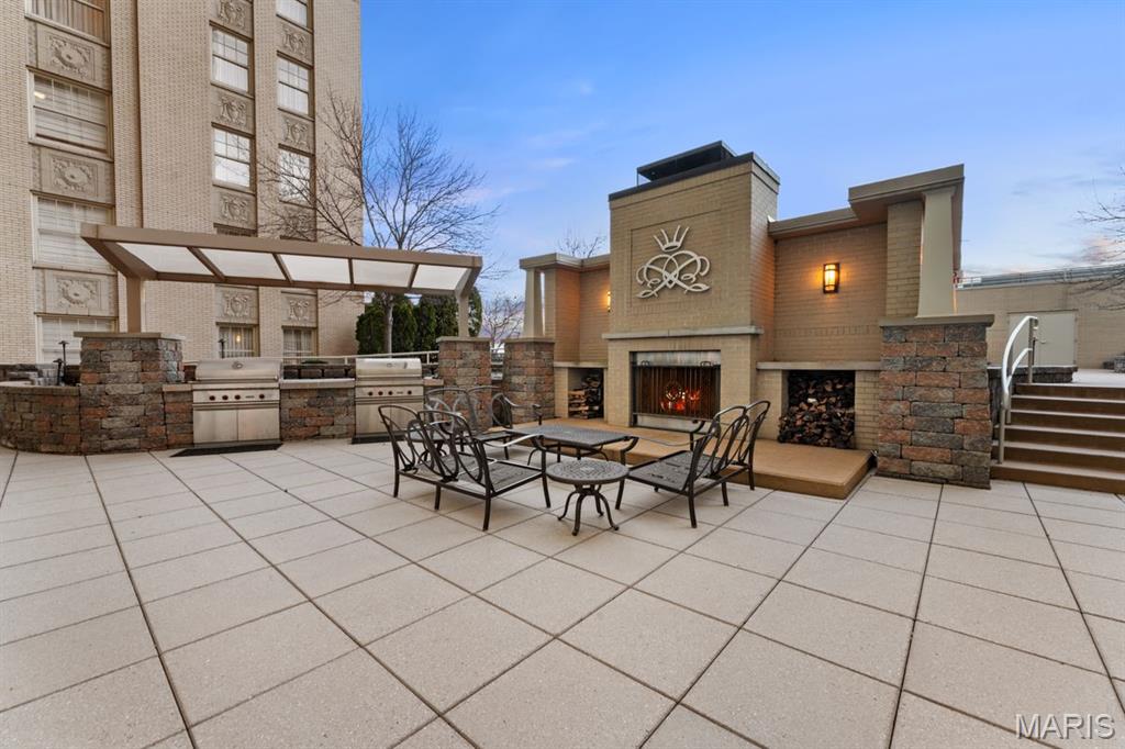 232 N Kingshighway Boulevard Unit: 1903