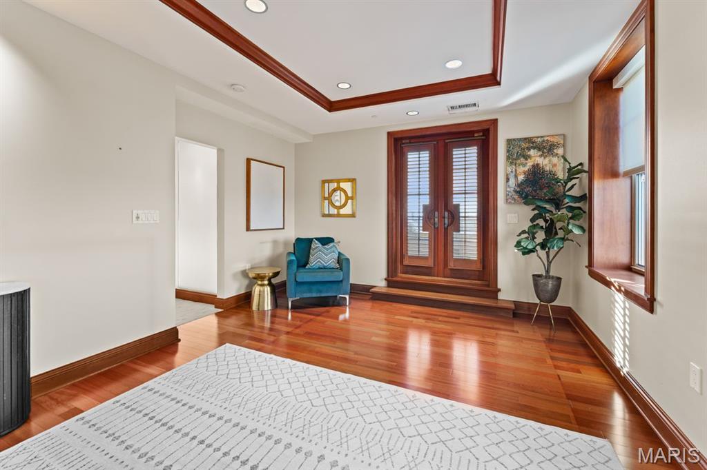 232 N Kingshighway Boulevard Unit: 1903