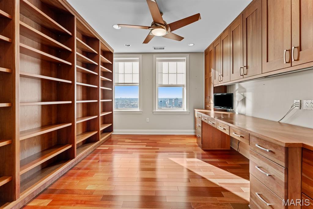 232 N Kingshighway Boulevard Unit: 1903