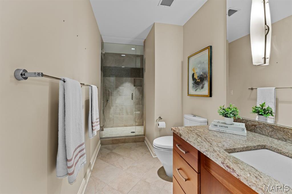 232 N Kingshighway Boulevard Unit: 1903