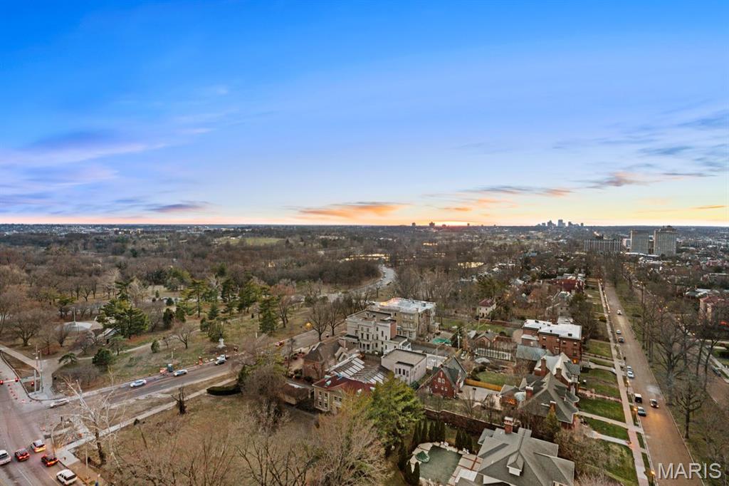 232 N Kingshighway Boulevard Unit: 1903