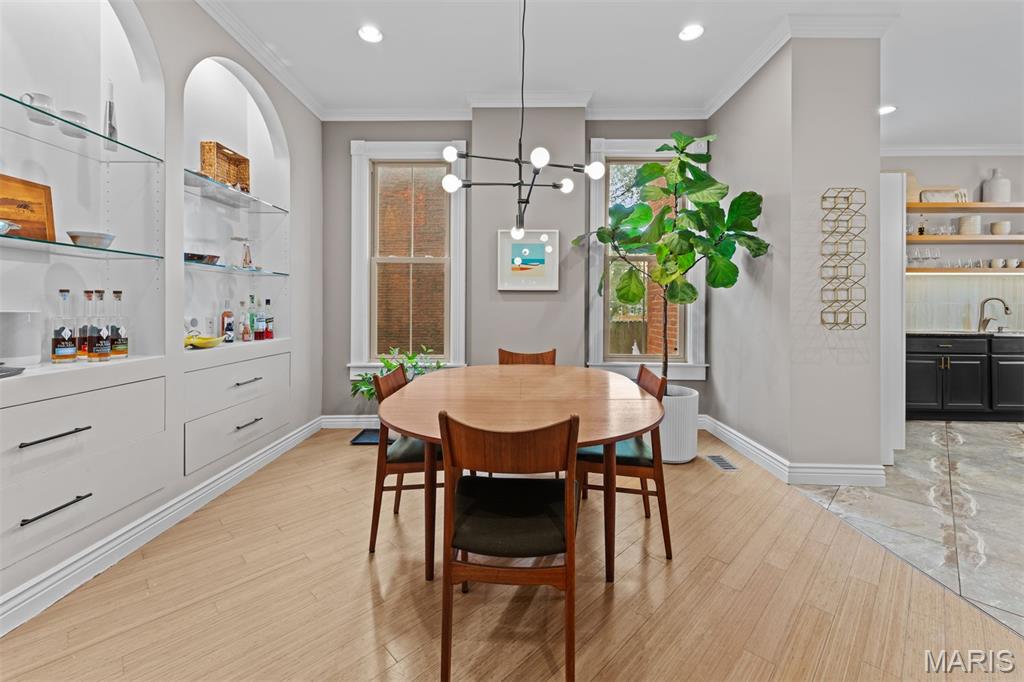 3118 Magnolia Avenue