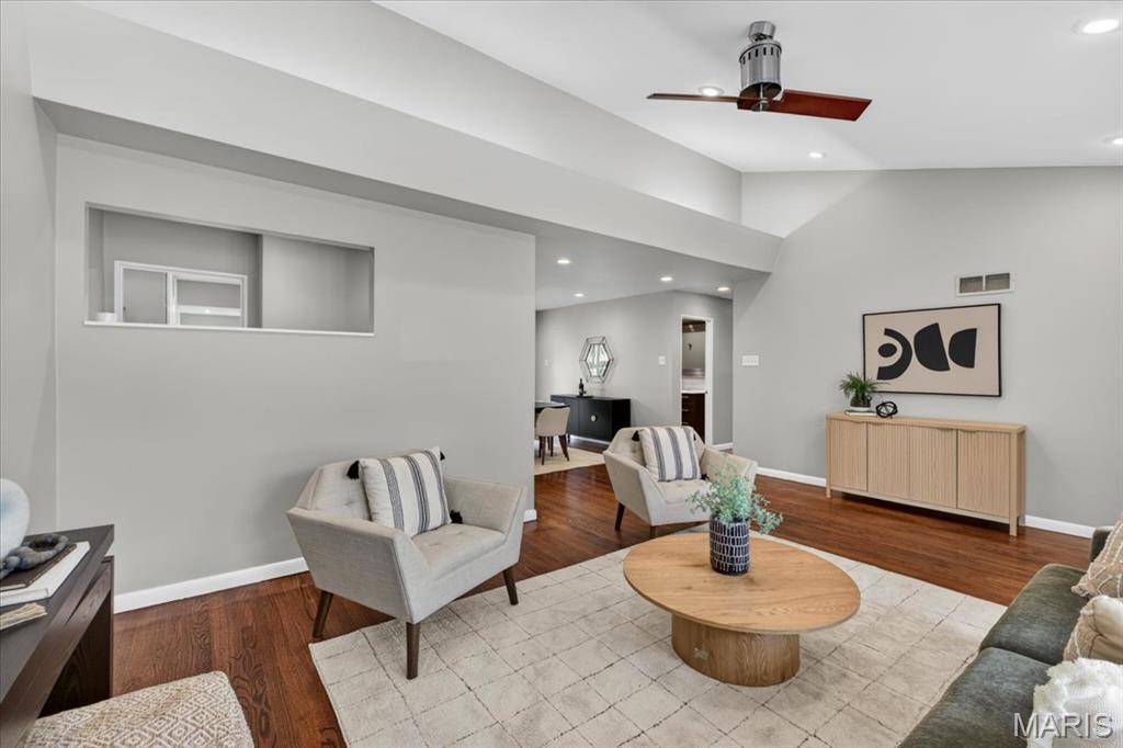 7421 Saleen Court