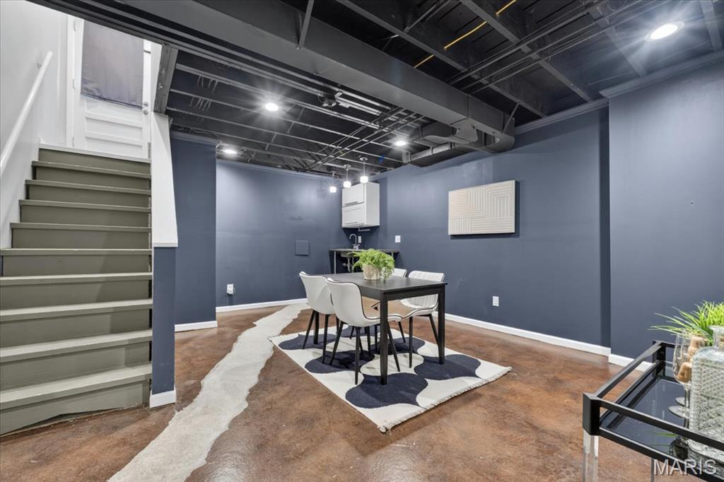 7421 Saleen Court