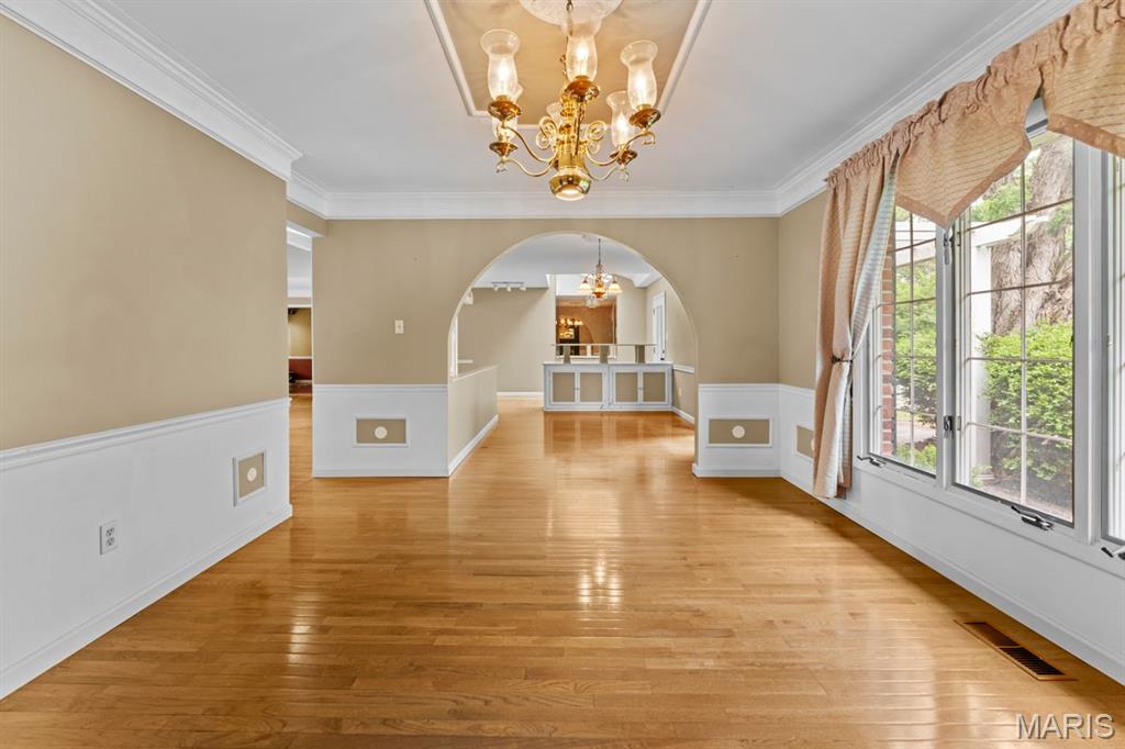 160 Ladue Pines Drive