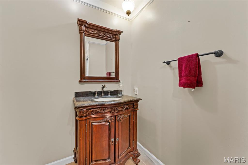 160 Ladue Pines Drive